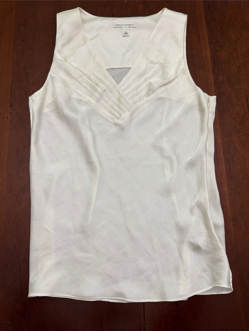Banana Republic Cream V-Neck Pintuck Shell Top